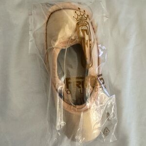 Freed of London 4 XX C PRO 90 Heart Maker. UK 4=US 6